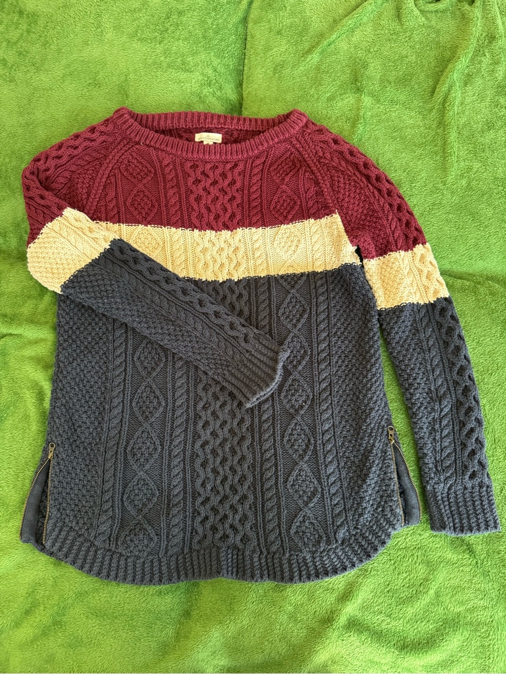 L.L. Bean Women’s Medium Colorblock Cable Knit Sweater - Burgundy, Cream & Navy